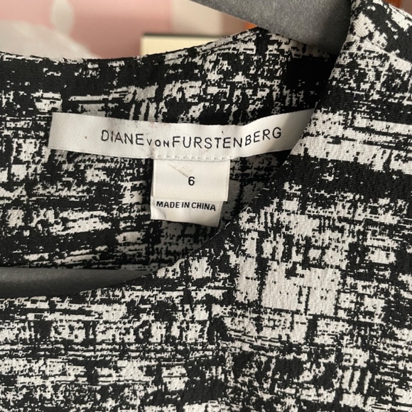 Great fashionable work dress by DVF - Picture 3 of 4